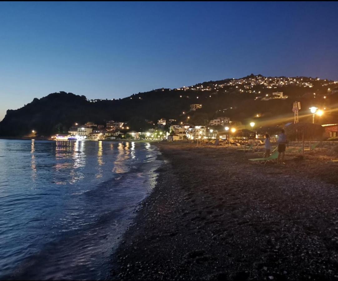 Markamar Loutraki  ภายนอก รูปภาพ